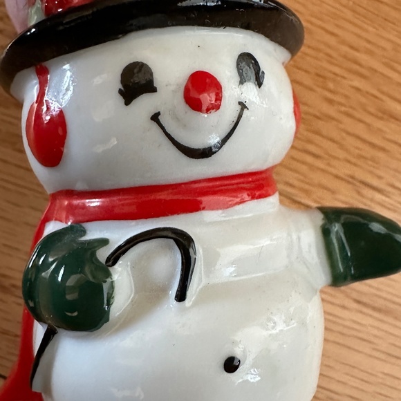 Vtg Halmark Mr and Mrs Snowman Porcelain Christmas Salt & Pepper Shakers 1970s - Picture 5 of 11